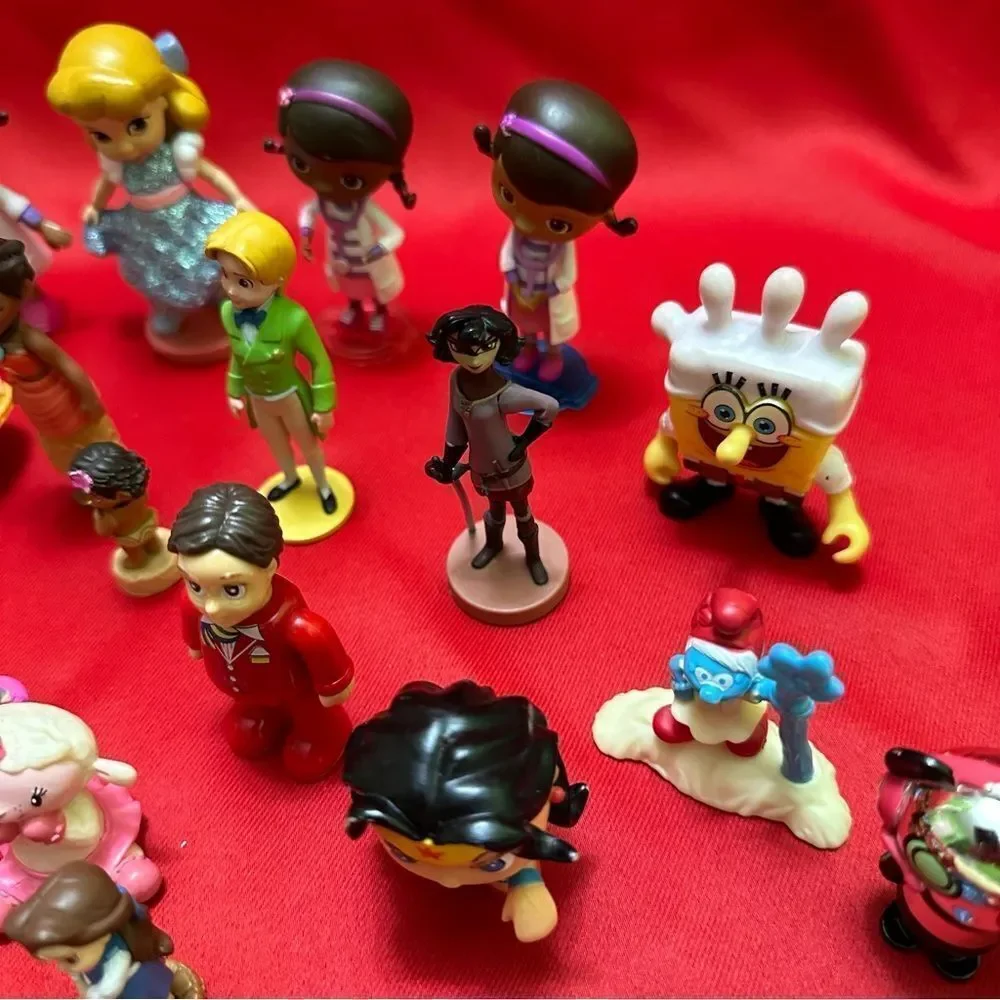 Disney Toppers cake lot